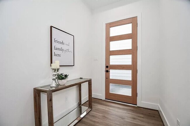 Photo - 3609 Dennis St