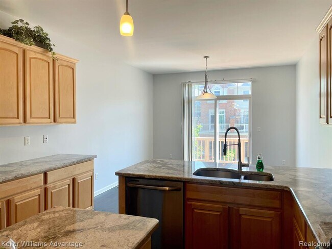 Photo - 37536 Newburgh Park Cir