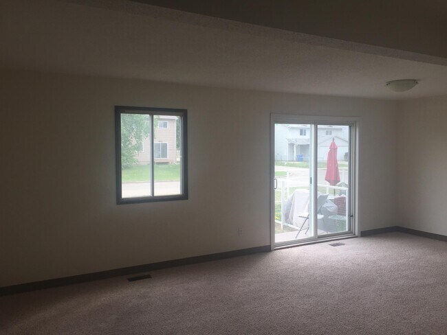 Photo - 8911-8102 102 Ave