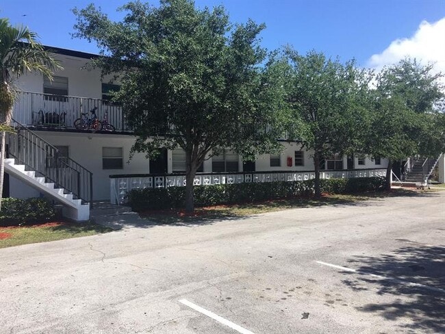 Photo - 1106 S L St