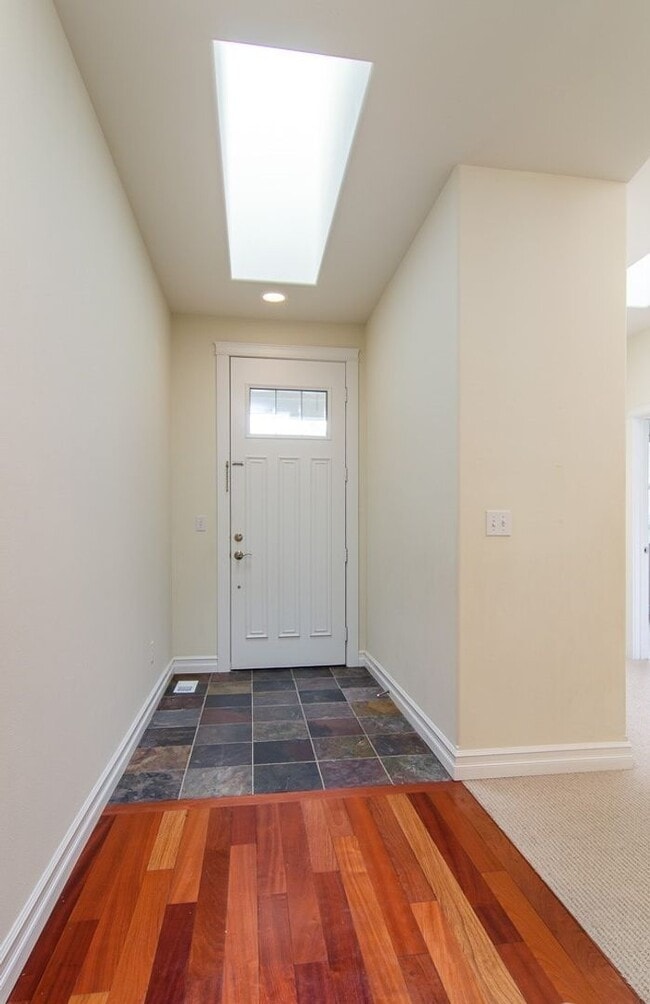 Photo - 2703 Fir Crest Blvd