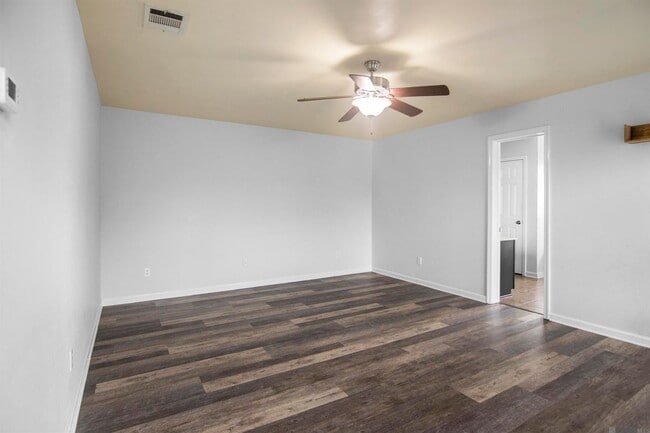 Photo - 40450 Hawthorne Dr