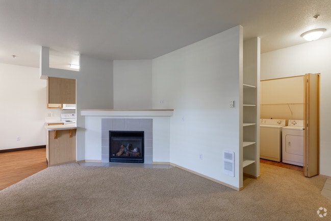 3BR, 2BA, 1,300 SF, Platinum Plus Floor Plan - Wy'East Pointe