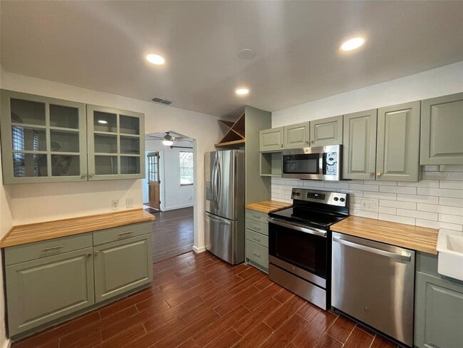 Photo - 4221 Burlington Ave N