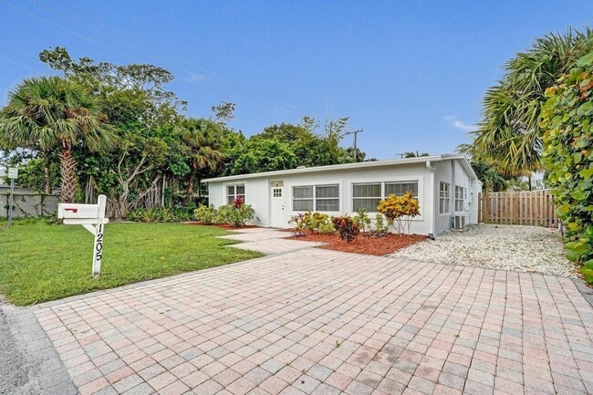 Photo - 1205 S Lake Dr