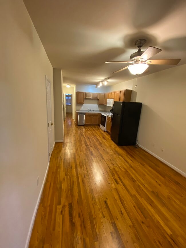 Photo - 3019 Ellwood Ave Unidad A