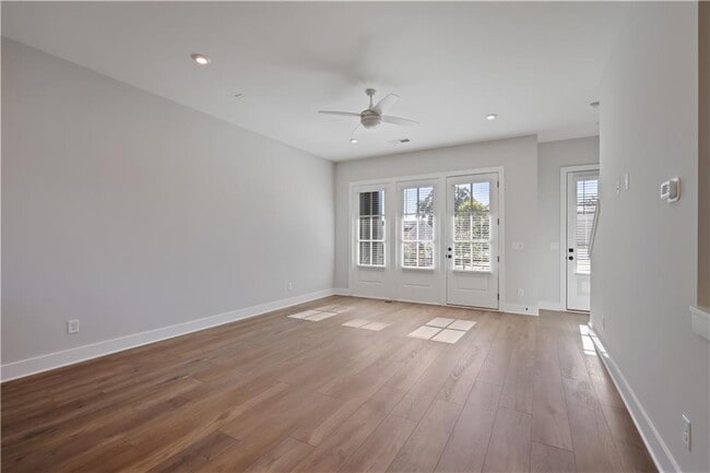 Photo - 1352 Grannysmith Trce