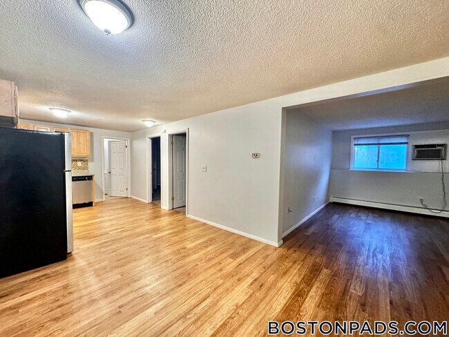 Photo - 695 N Main St Unidad 3