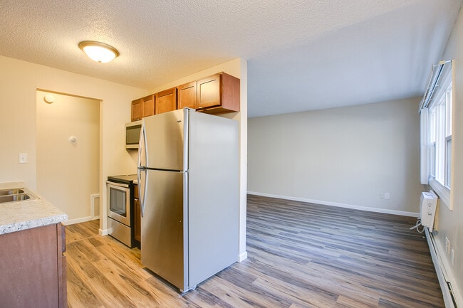 Photo - 1337 Arkwright St N Unit 202