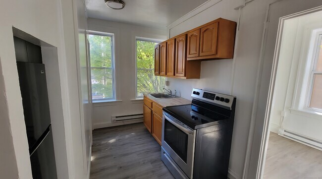 Photo - 255 Main St