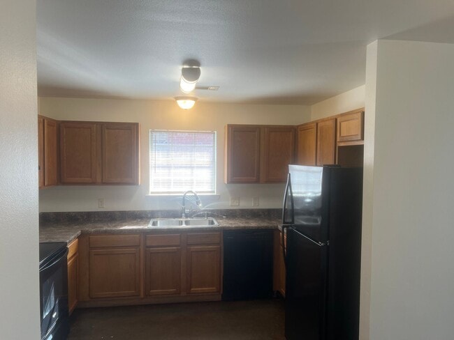 Photo - 3 Bed 2 Bath Duplex