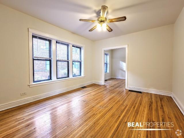 Building Photo - 1 bedroom in CHICAGO IL 60613 Unit E1 Rental