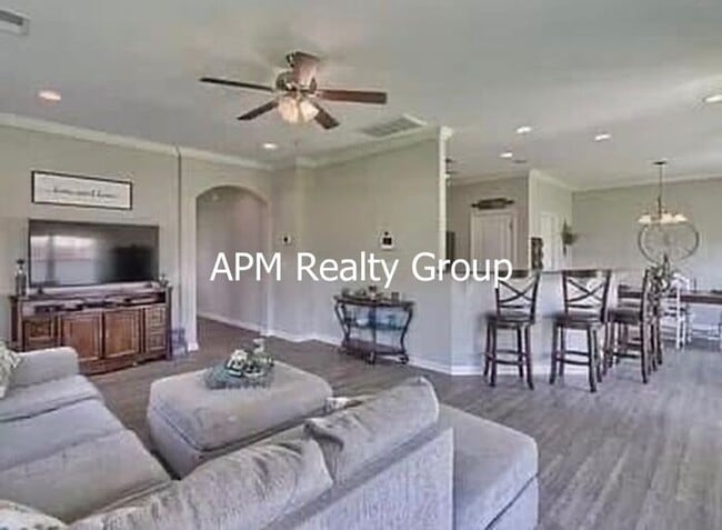 Photo - Desirable Chapin Living