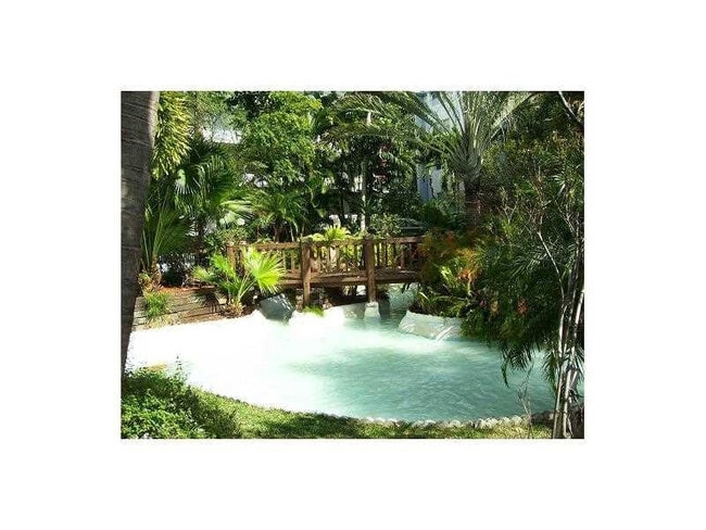 Building Photo - 5321 NE 24th Terrace Unit 512