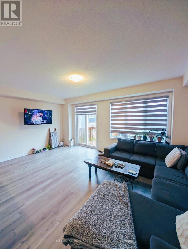 Photo - 159 Molozzi St
