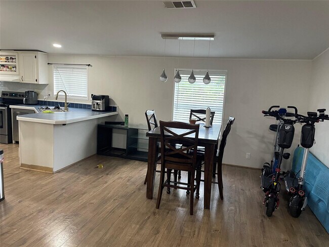 Photo - 5859 SW 29th Ave