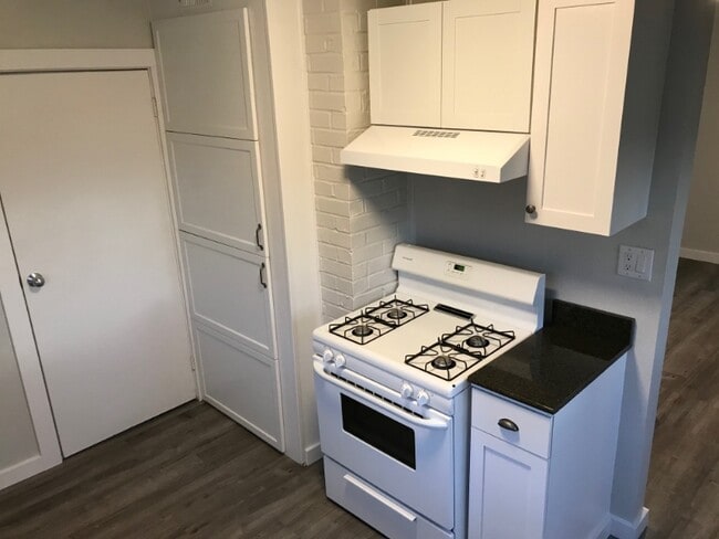 Photo - 1002 Naval Ave