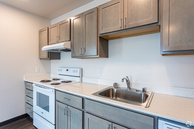 2BR, 1BA - 742SF