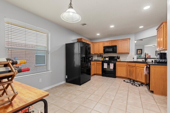 Photo - 5614 Savannah Woods Ln