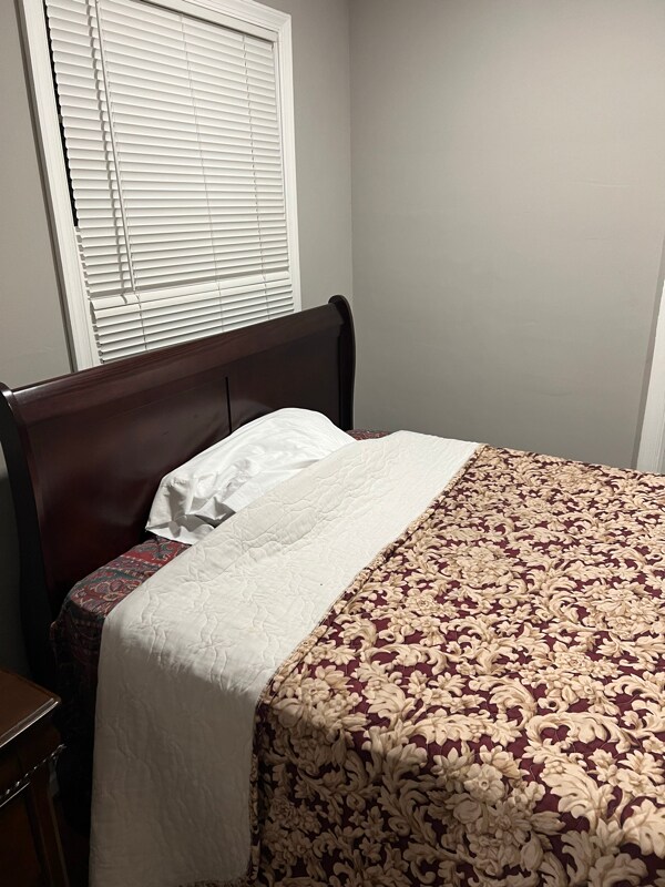 Photo - 2608 Village Ln