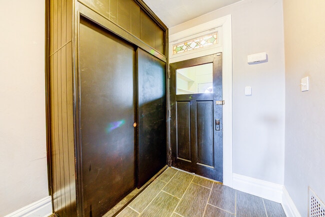 Building Photo - 103 Harwood St