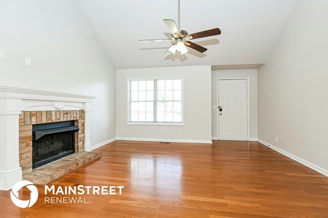Photo - 323 Alexis Dr