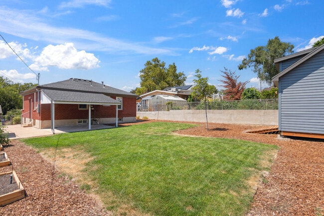 Photo - 734 Taylor Ave
