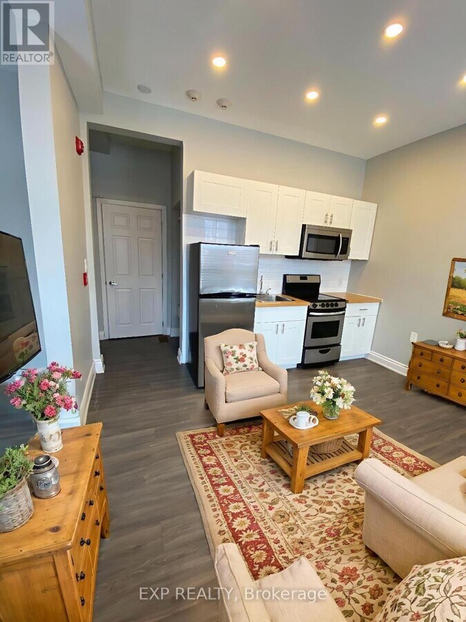 Photo - 70 Victoria Ave S Unit 4