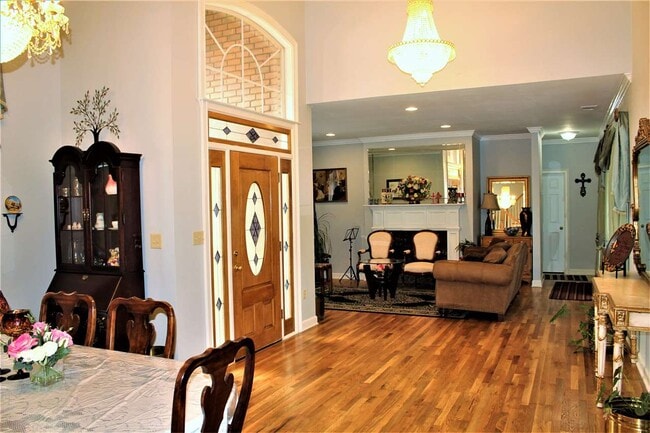 Photo - 355 Forest Hill-Irene Rd