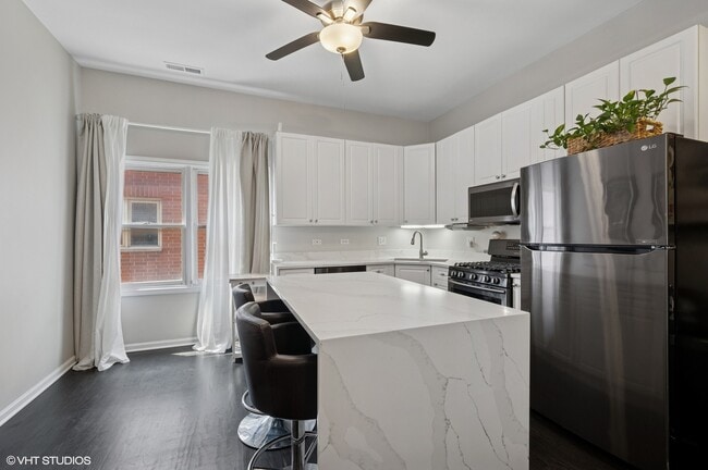 Photo - 855 W Erie St