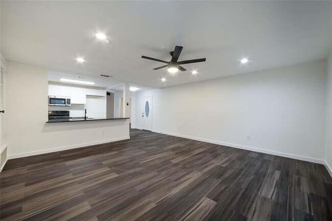 Photo - 5535 Pine Pl