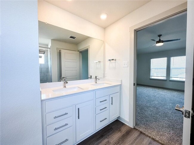 Photo - 214 New Hampton Wy