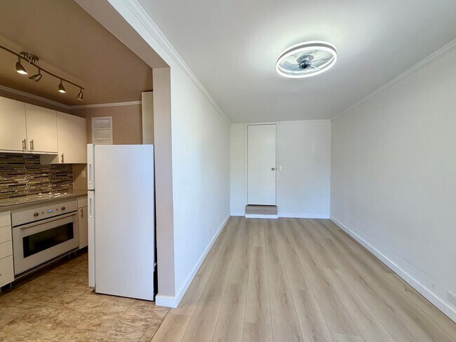 824 Castro St