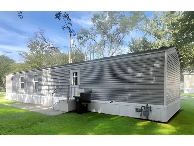 Building Photo - 1085 Spring Bay Rd Rental