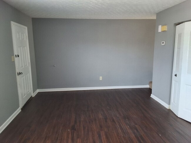 Photo - 1221 Clear Ridge Ln