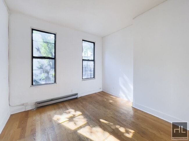 Building Photo - 2BR 2BA On Bushwick/Ridgewood Border