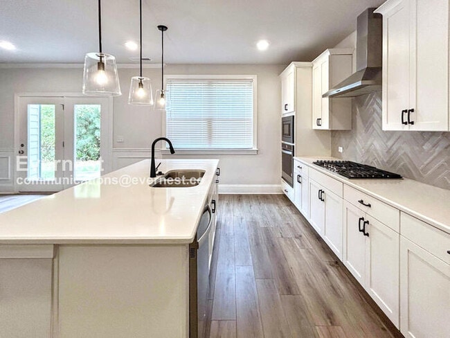 Photo - 504 Cunninghame Ct