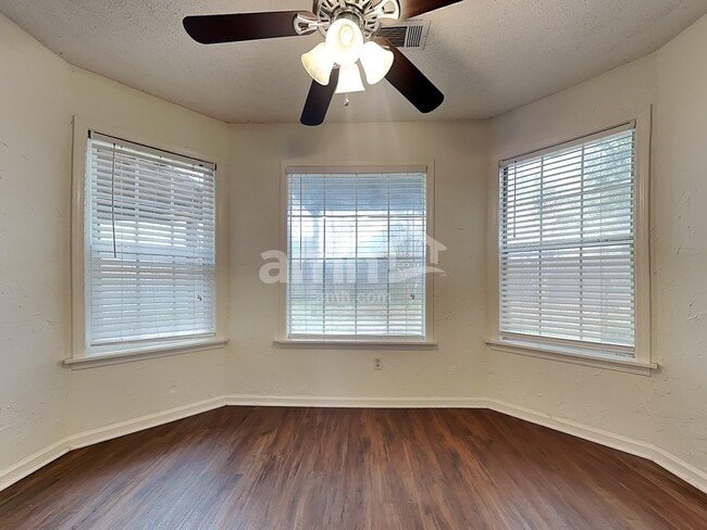 Photo - 245 Brookstone Cove