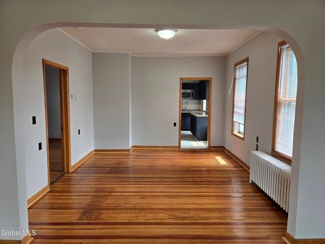 Photo - 810-816 6th Ave