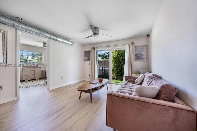 Photo - 1900 Meridian Ave Unit 204