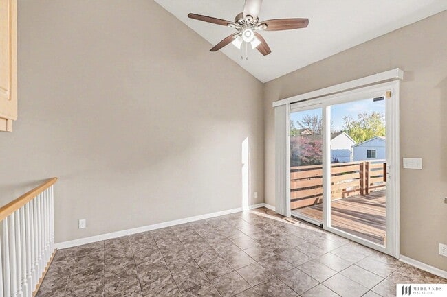 Photo - 11612 Monroe St