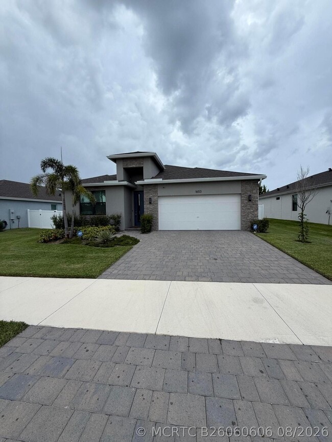 Building Photo - 1653 NE Ocean Dunes Dr