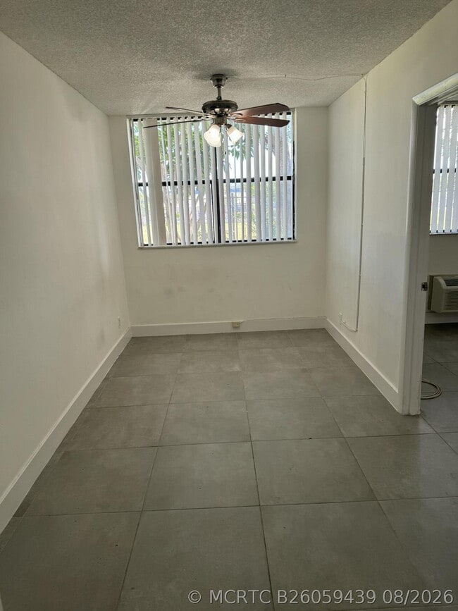 Photo - 2501 Riverside Dr Unit 204-A
