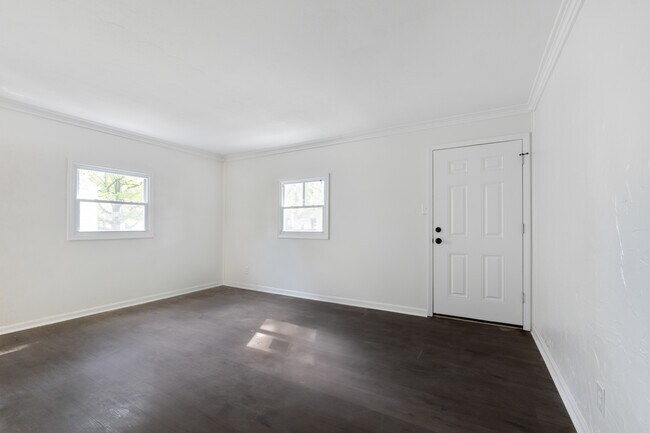 Photo - 2778 Grasmere Ave