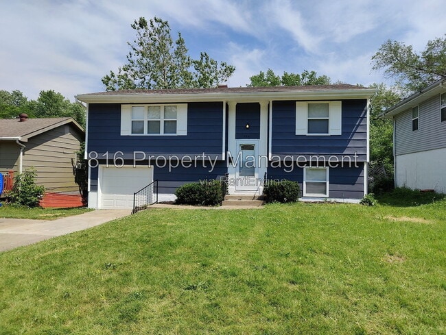 Building Photo - 7941 NE San Rafael Dr