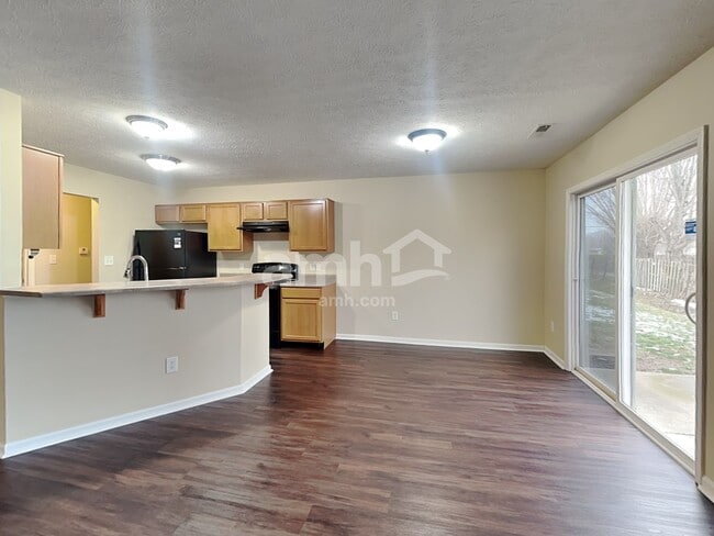 Photo - 7276 Burlat Ln