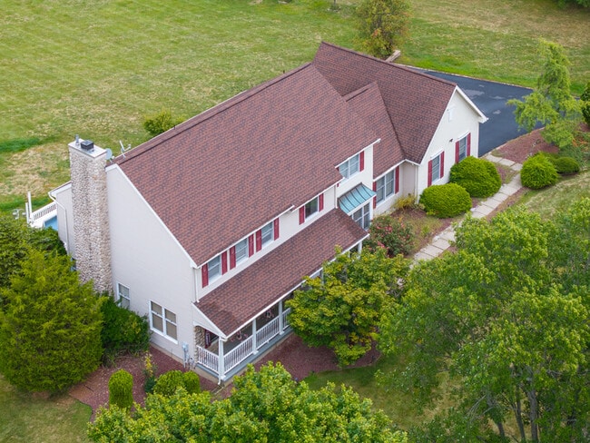 Photo - 11 Endicott Ln