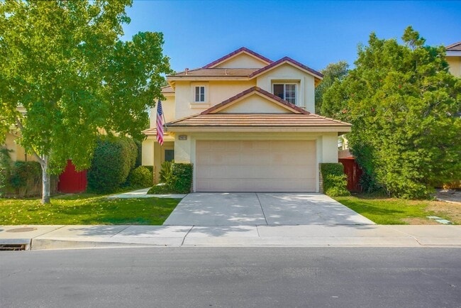 Available Now!! Spacious 4 Bedroom Plus a ... - Available Now!! Spacious 4 Bedroom Plus a ...
