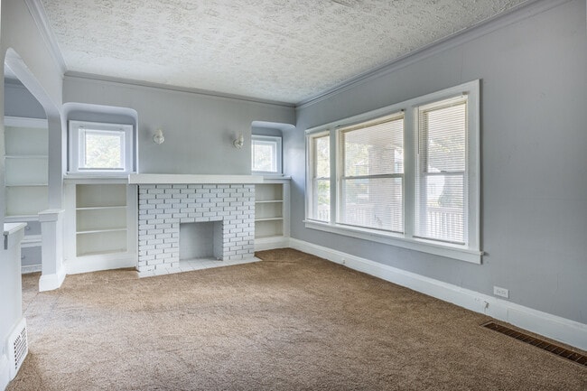 Photo - 438 E 152nd St