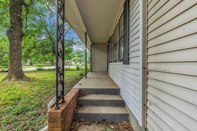 401 Conwell Rd
